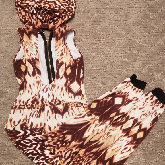 Bebe Sleeveless sport jumpsuit - Picture 3 of 5